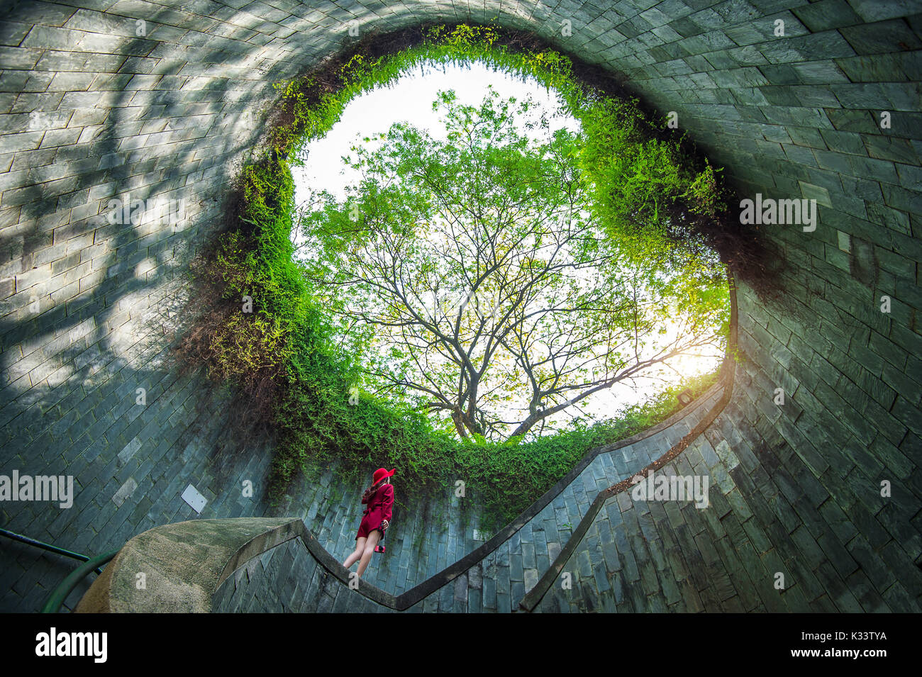 Une femme de Fort Canning Park, à Singapour. Banque D'Images