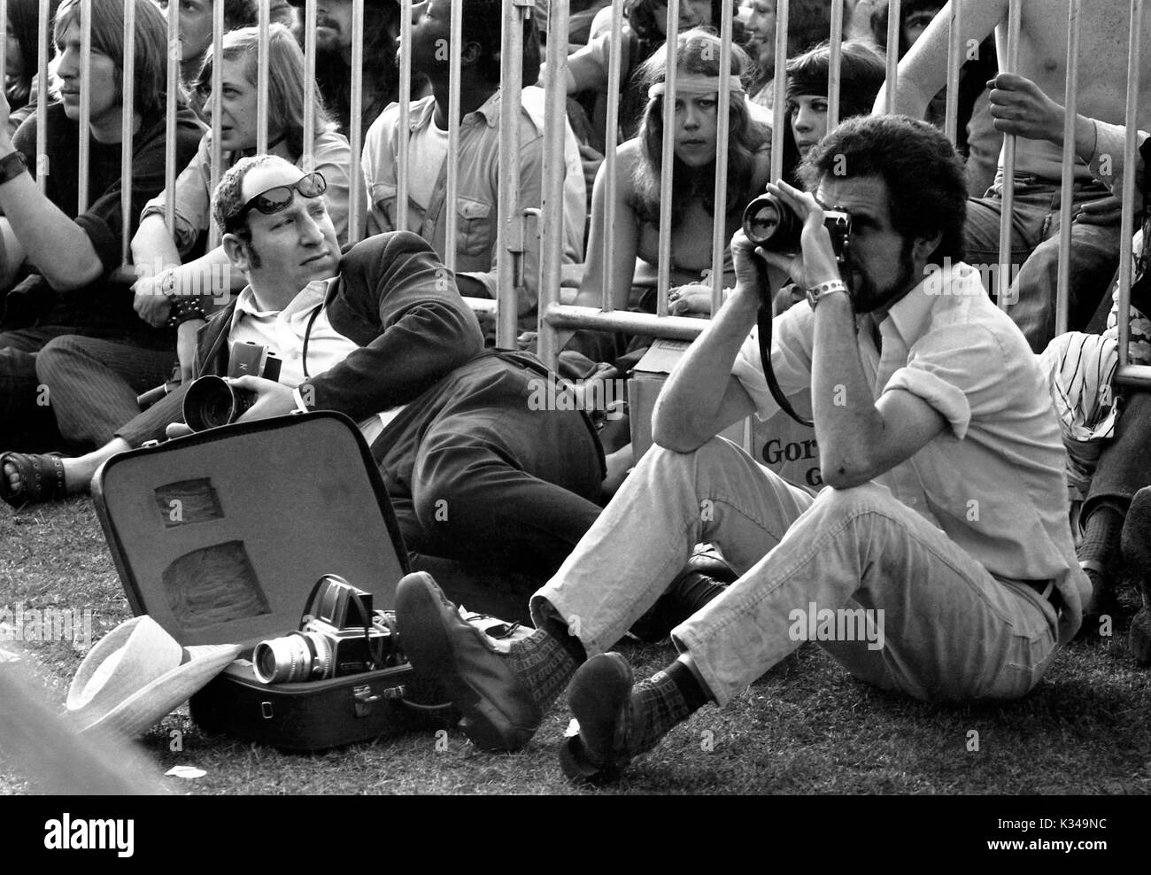Graines de Glastonbury : photographes de presse Inscrivez-vous à l'auditoire au Festival de Blues de Bain 1969, tenue au sol de loisirs de la ville le samedi 28 juin. L'année suivante promoteur Freddy Bannister a élargi l'événement devrait se dérouler sur un week-end, de le déplacer dans la baignoire et West Showground de Shepton Mallet et le Festival de blues et de baignoire musique progressive. Ce festival inspiré Michael Eavis pour lancer un festival de sa propre à Glastonbury en 1970 au plus tard. Banque D'Images
