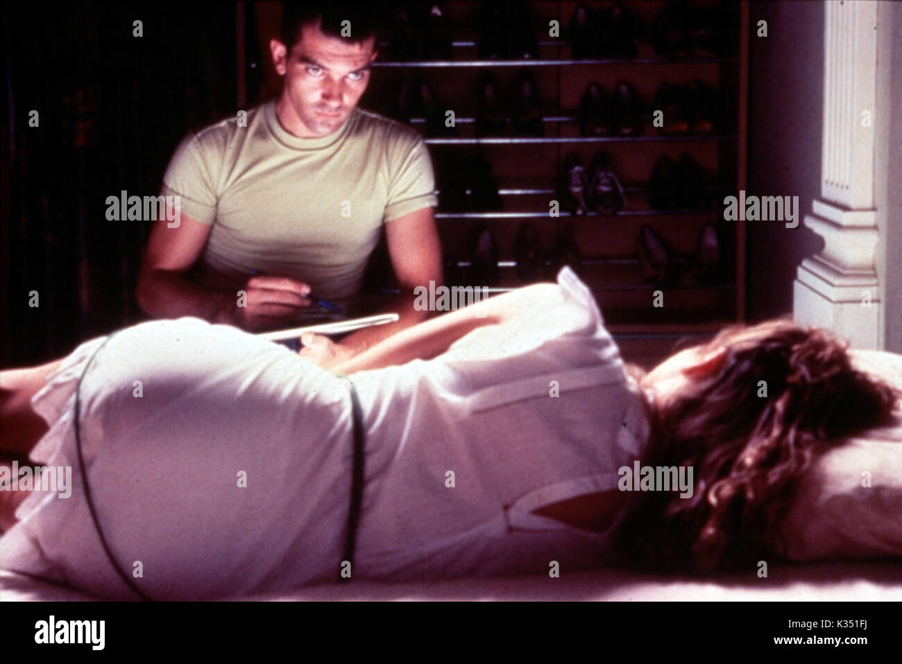 ATAME ! Aka Attache moi, TIE ME DOWN Antonio Banderas, Victoria Abril Date : 1990 Banque D'Images