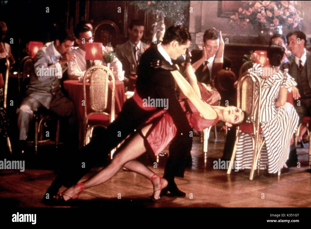 ATAME ! Aka Attache moi, TIE ME DOWN Antonio Banderas, Victoria Abril Date : 1990 Banque D'Images
