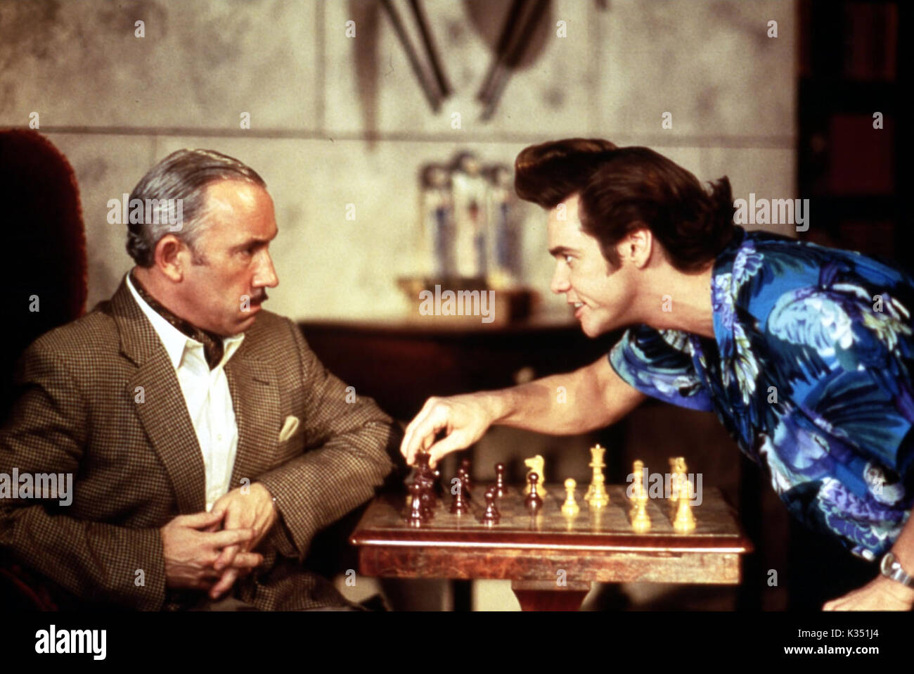 ACE VENTURA : L'APPEL DE LA NATURE QUAND JIM CARREY, SIMON CALLOW Date : 1995 Banque D'Images