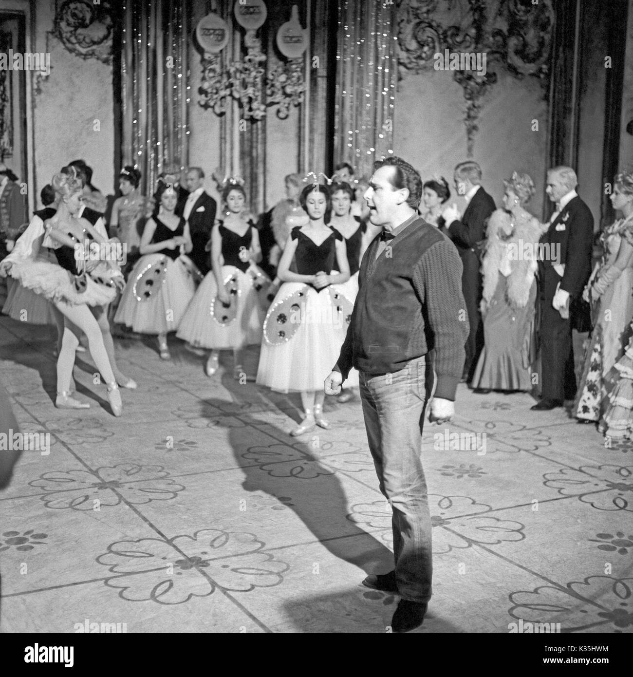 Frau Luna, Fernsehspiel, Deutschland 1964, Regie : Thomas Engel, Szenenfoto mit dem Ballett Banque D'Images