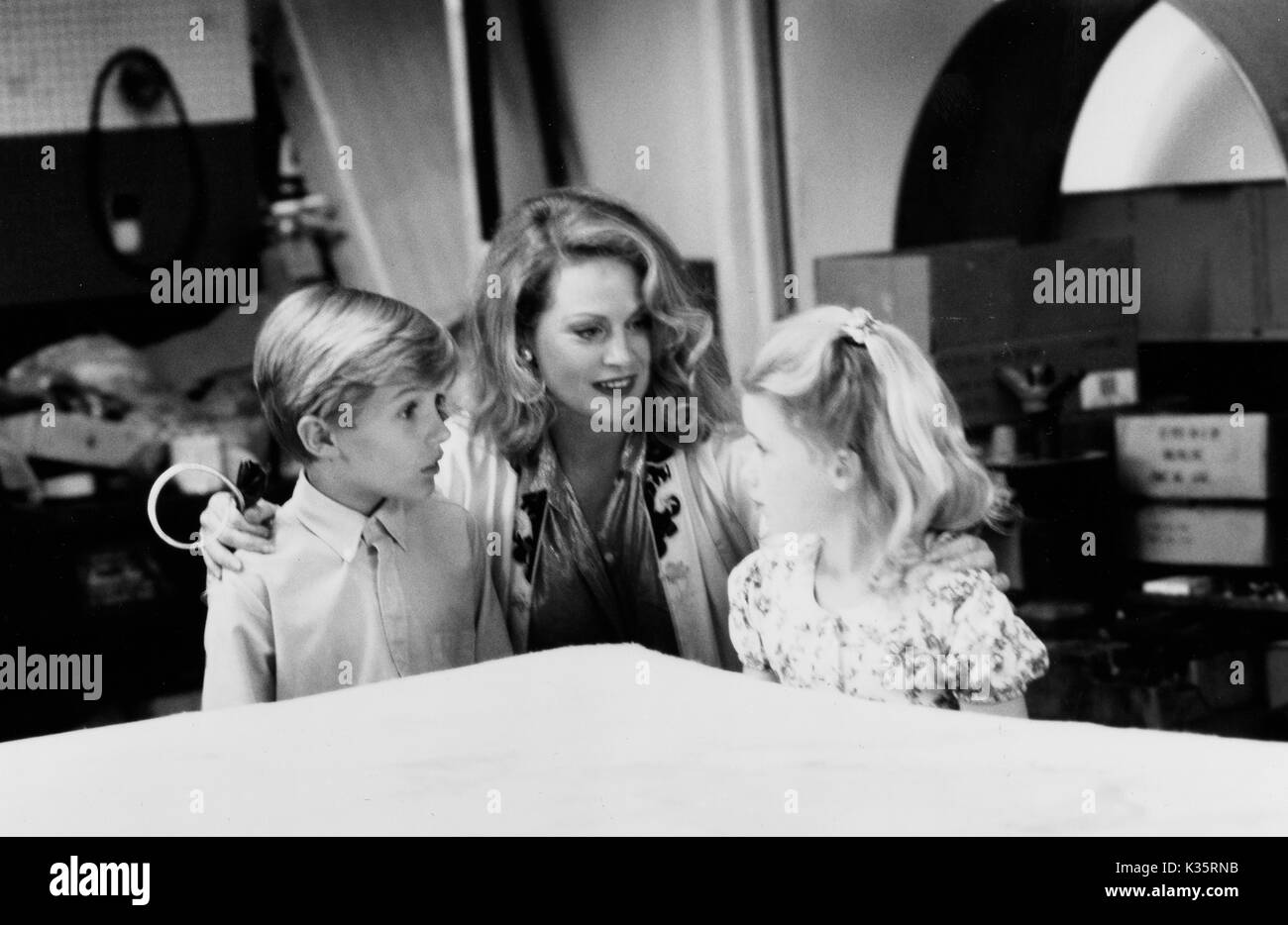 L'Crazysitter, alias : Zwei Satansbraten Rand und Band appartements, USA 1994, Regie : Michael McDonald, acteurs : (v. l.) Brady Bluhm, Beverly D'Angelo, Rachel Duncan Banque D'Images