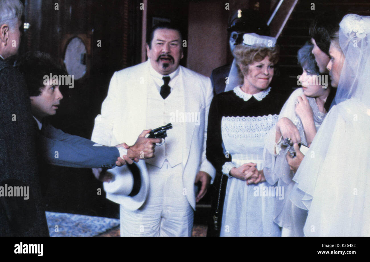 CHARLIE CHAN ET LA MALÉDICTION DE LA REINE DRAGON Peter Ustinov Date : 1981 Banque D'Images