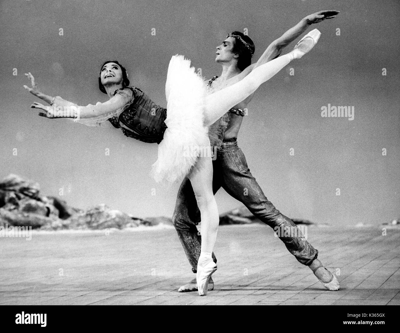 LE CORSAIRE Margot Fonteyn and Rudolf Nureyev Stock Photo - Alamy