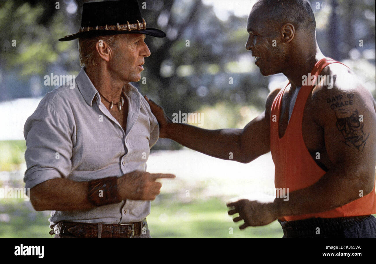 CROCODILE DUNDEE À LOS ANGELES PAUL HOGAN, Mike Tyson Date : 2001 Banque D'Images