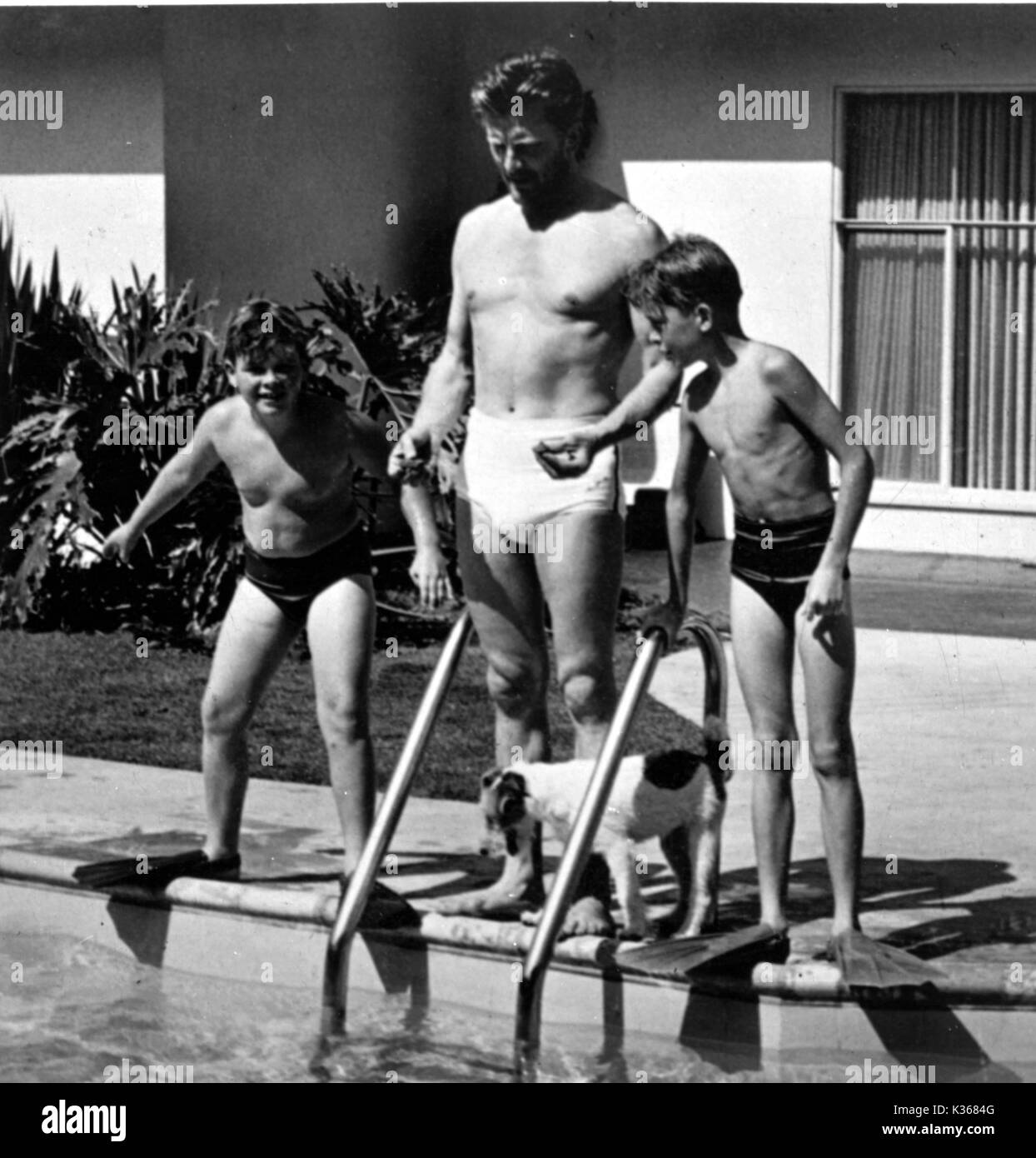 KIRK DOUGLAS AVEC DEUX DE SES FILS Banque D'Images