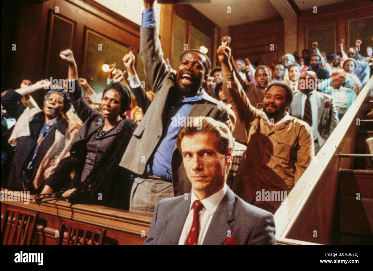 UNE SAISON BLANCHE SÈCHE ZAKES MOKAE ET JURGEN PROCHNOW UN FILM MGM UNE