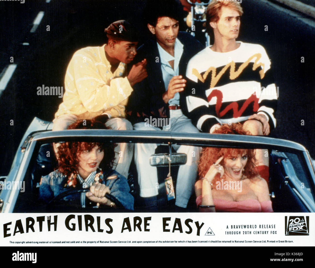 Les FILLES DE LA TERRE SONT FACILES DE LAURENTIIS ENTERTAINMENT GROUP retour : DAMON WAYANS, Jeff Goldblum, JIM CARREY avant : GEENA DAVIS, JULIE BROWN Date : 1988 Banque D'Images