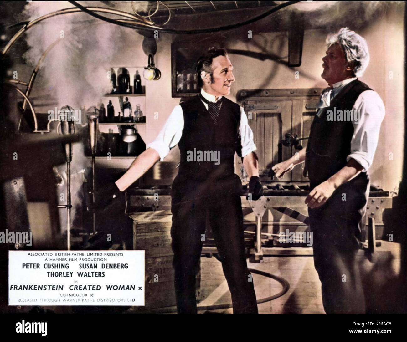 FRANKENSTEIN créa la femme Peter Cushing Date : 1966 Banque D'Images