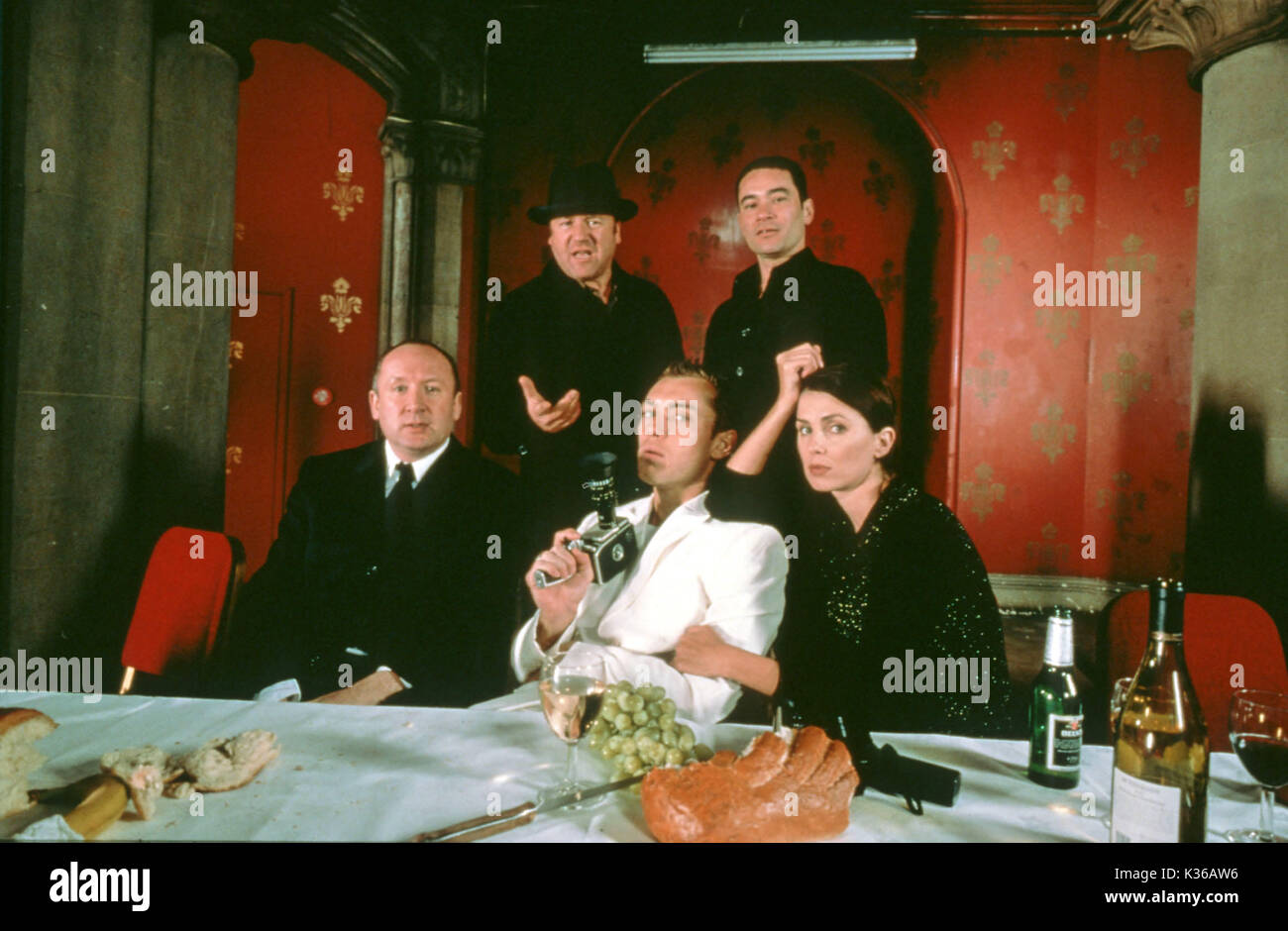 Le FINAL CUT ?, Ray Winstone, Jude Law, ? SADIE FROST , Photo du Roanld Grant Date : 1998 Banque D'Images