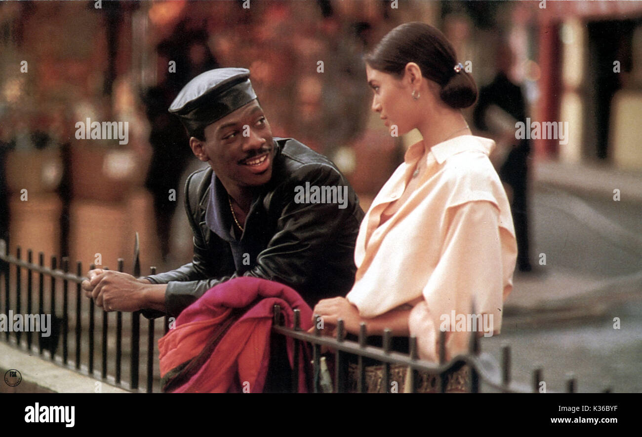 L'enfant d'or EDDIE MURPHY ET CHARLOTTE LEWIS A PARAMOUNT PHOTO Date : 1986 Banque D'Images