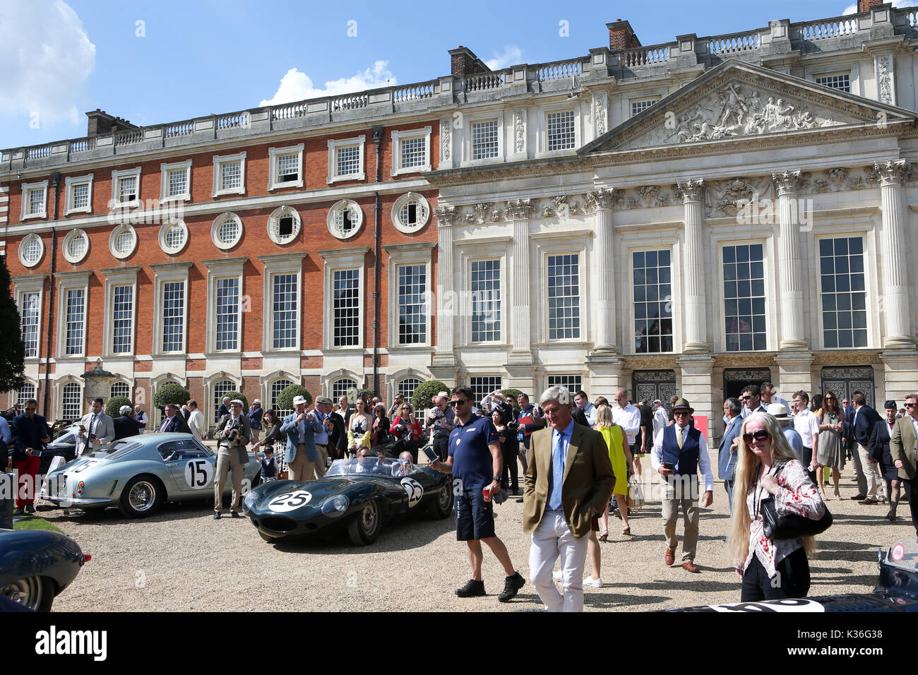 Londres, 1er septembre, 2017. Concours d'élégance jour propriétaires à Hampton Court Palace accueillir certaines des voitures les plus rares du monde. Assisté par d'honneur S.A.R. le Prince Michael de Kent. Credit : Expo photo/Alamy Live News Banque D'Images