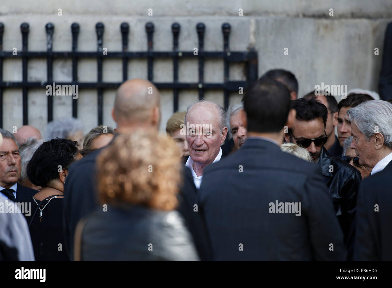 Paris, France. 1er septembre 2017. Pascal Desprez, Anthony Delon et Alain Delon assister à la Mireille Darc à l'enterrement de l'église Saint-Sulpice le 1er septembre 2017 à Paris, France. Credit : Bernard Menigault/Alamy Live News Banque D'Images