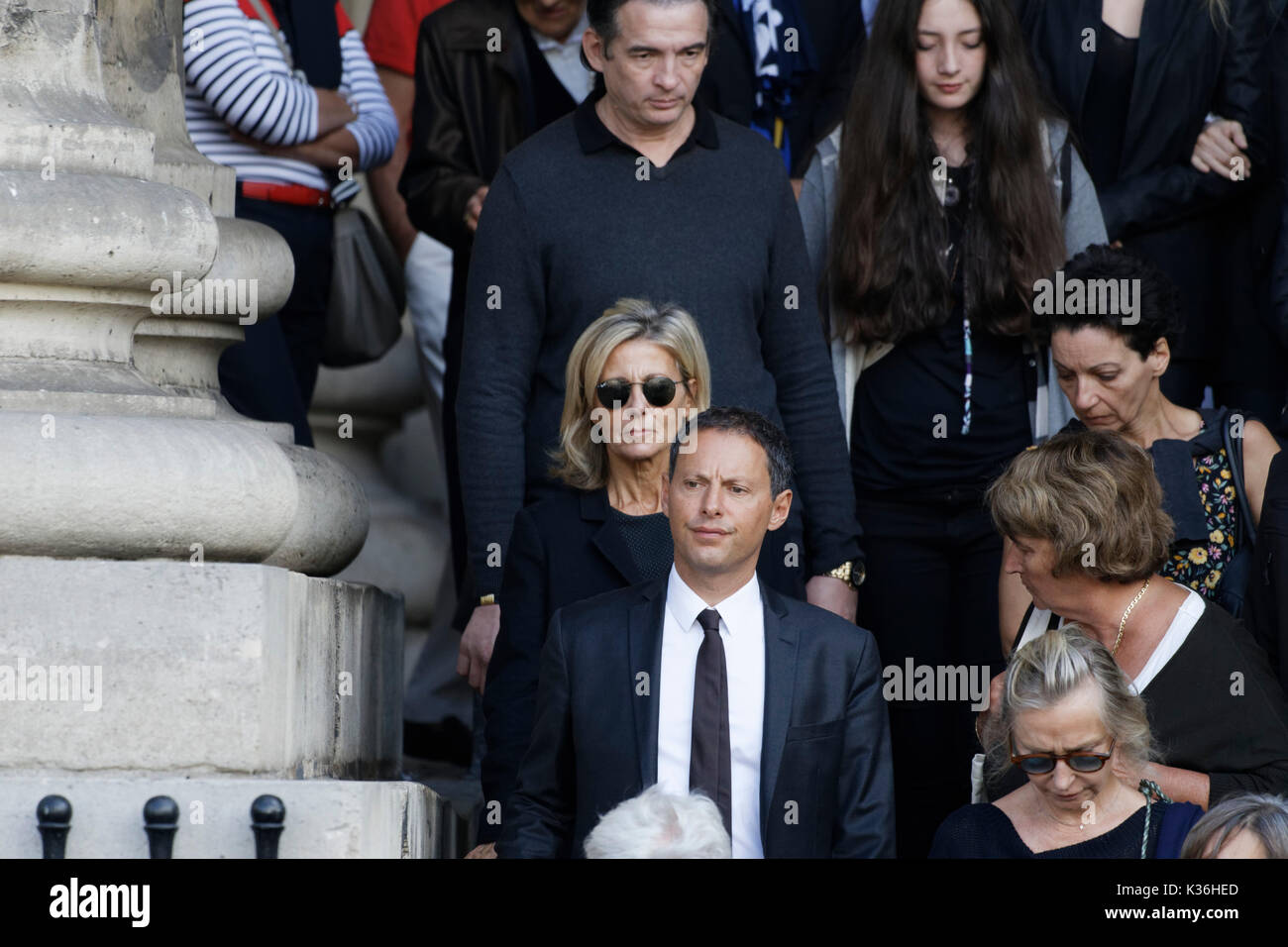 Paris, France. 1er septembre 2017. Claire Chazal et Marc-Olivier Fogiel assister à la Mireille Darc à l'enterrement de l'église Saint-Sulpice le 1er septembre 2017 à Paris, France. Credit : Bernard Menigault/Alamy Live News Banque D'Images