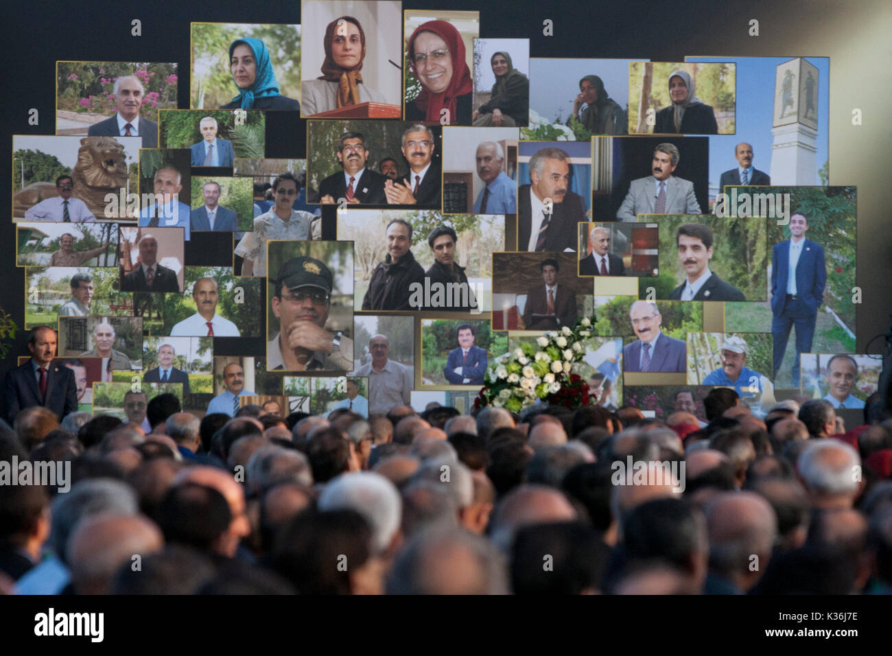 Tirana, Albanie. 06Th Sep 2017. L'Albanie, Tirana 01/09/2017 - Iran dissidents rendent hommage à des victimes de massacre dans le camp d'Achraf, en Irak, où les membres des Moudjahidine du peuple d'Iran (OMPI/MEK) résidaient, le 1 septembre 2013, laissant 52 morts et 7 prises en otage. Cette cérémonie a eu lieu à l'un des centres de la MEK en Albanie le vendredi 1er septembre 2017. Credit : Siavosh Hosseini/Alamy Live News Banque D'Images