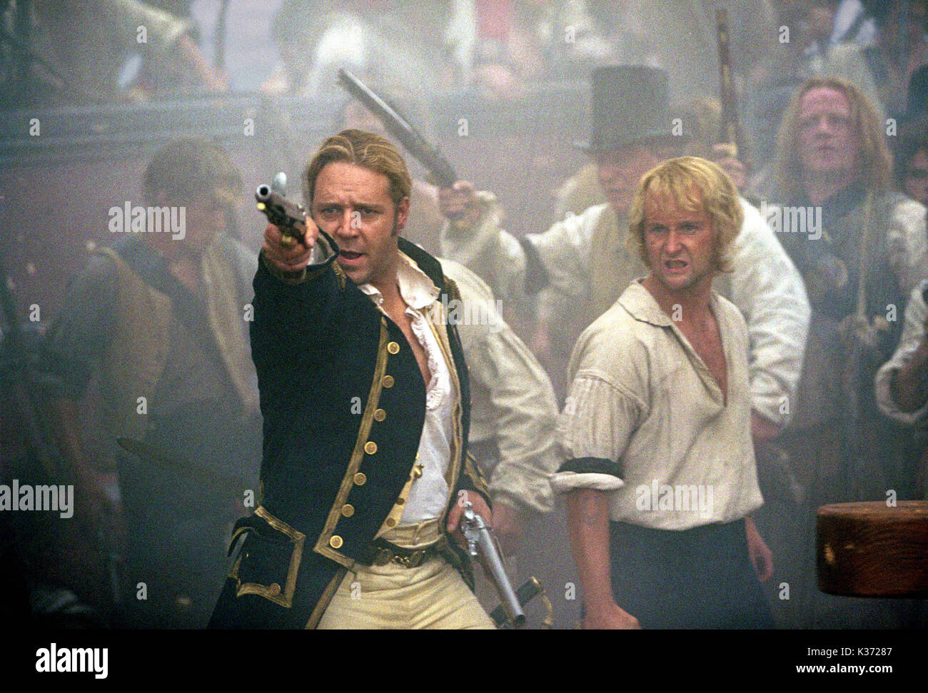 MASTER AND COMMANDER RUSSELL CROWE ET BILLY BOYD PHOTO PRISE PAR STEPHEN VAUGHAN A 20th Century Fox Film Date : 2003 Banque D'Images