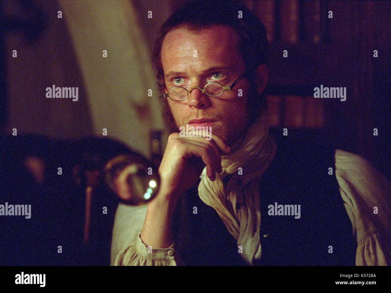 MASTER AND COMMANDER PAUL BETTANY PHOTO PRISE PAR STEPHEN VAUGHAN DU RONALD GRANT D'ARCHIVAGE D'UN 20E SIÈCLE DE FOX FILM MASTER AND COMMANDER PAUL BETTANY PHOTO PRISE PAR STEPHEN VAUGHAN A 20th Century Fox Film Date : 2003 Banque D'Images