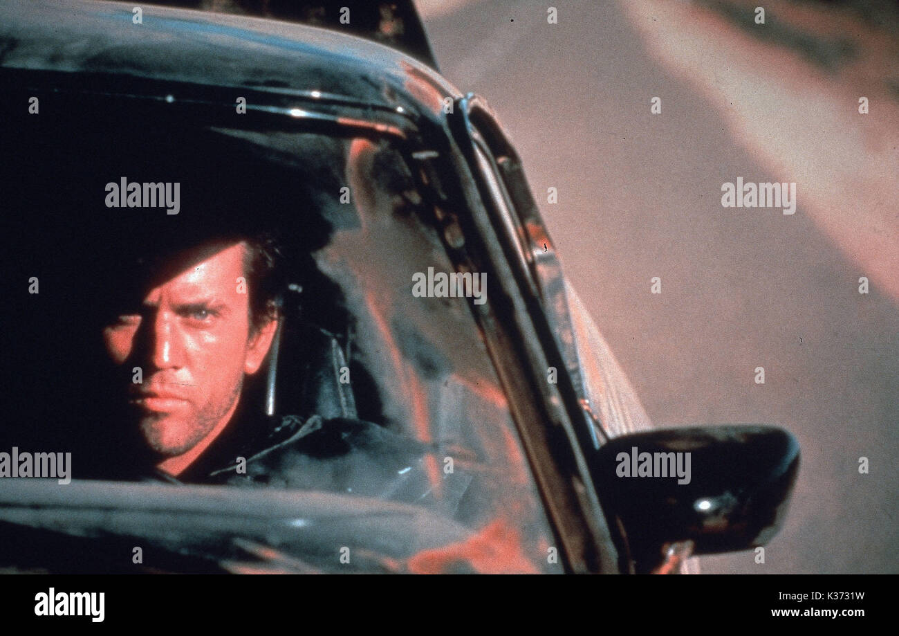 MAD MAX 2 MEL GIBSON UN KENNEDY MILLER Date de production : 1981 Banque D'Images