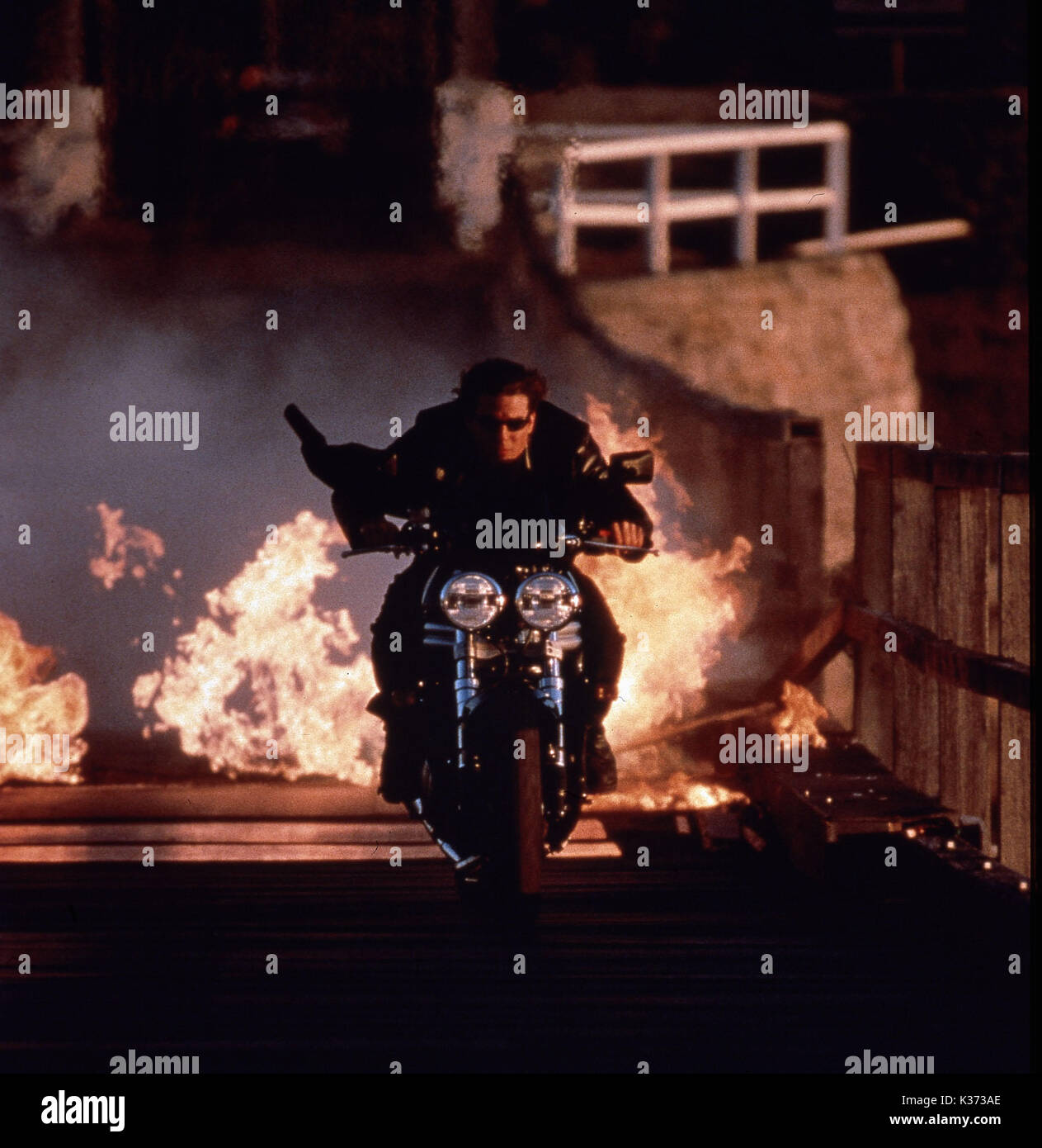 M:I-2 Mission Impossible 2 TOM CRUISE Date : 2000 Banque D'Images