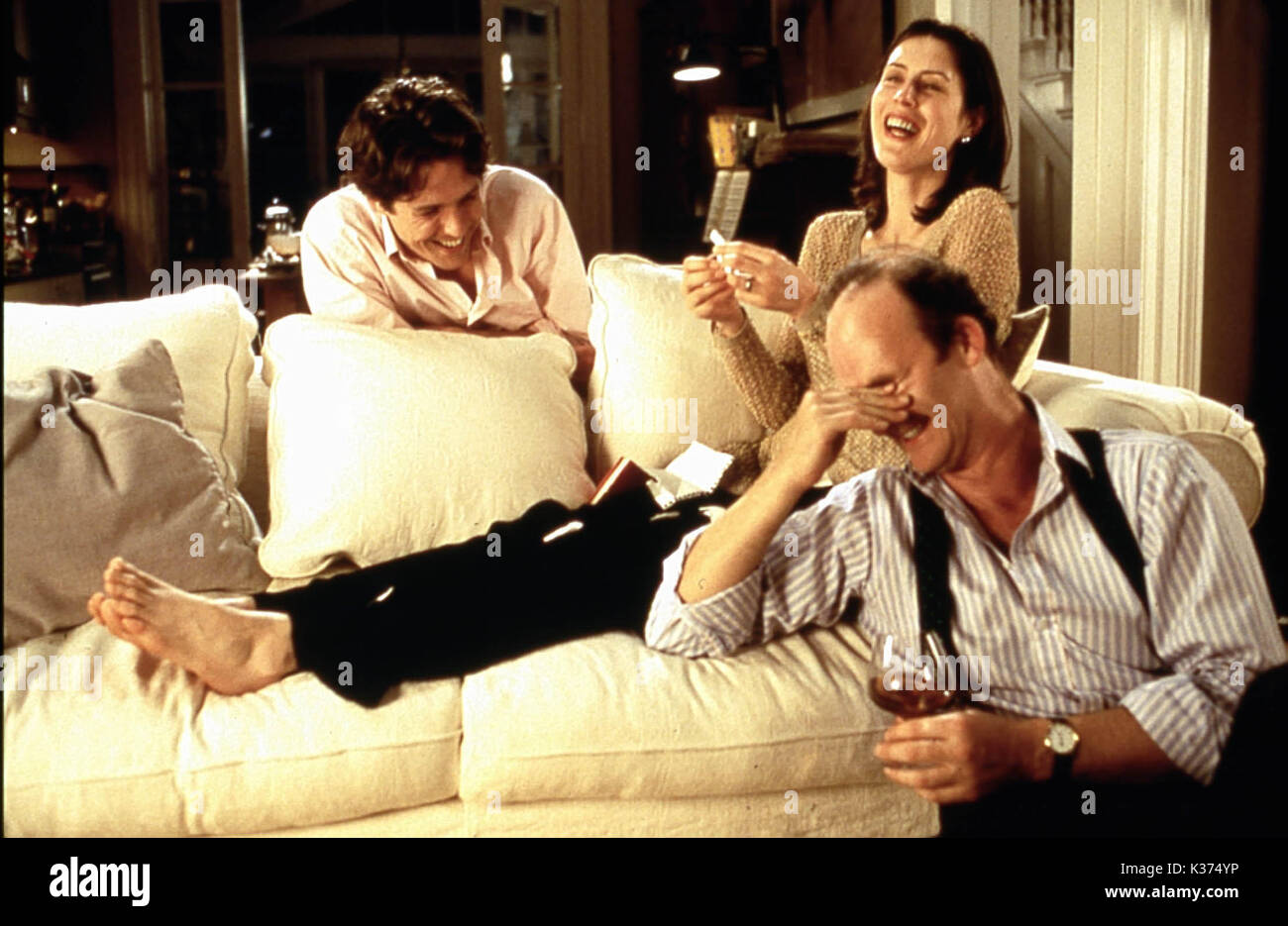 NOTTING HILL, Hugh Grant, Gina McKEE ET HUGH BONNEVILLE UN TITRE DE TRAVAIL DU FILM Date : 1999 Banque D'Images