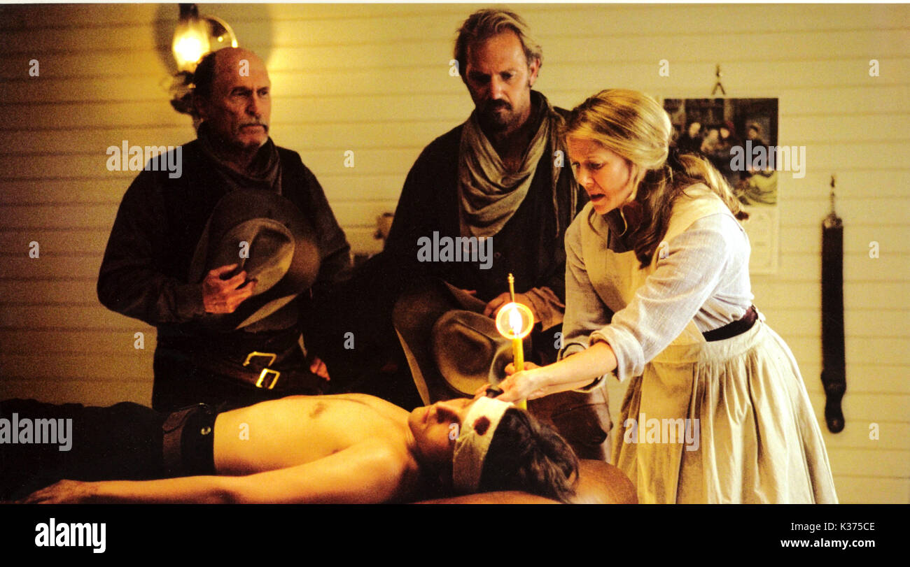 OPEN RANGE ROBERT DUVALL, KEVIN COSTNER, ANNETTE BENING SORTIE DE FILM PAR TOUCHSTONE PICTURES date : 2003 Banque D'Images