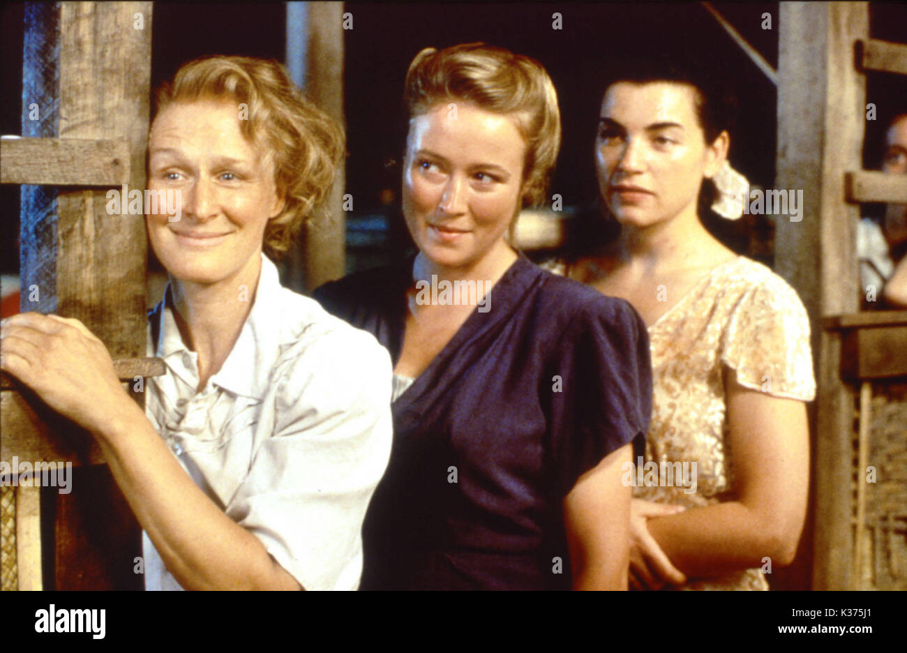 PARADISE ROAD GLENN CLOSE, JENNIFER EHLE, JULIANNA MARGULIES PARADISE ROAD GLENN CLOSE, JENNIFER EHLE, JULIANNA MARGULIES date : 1997 Banque D'Images