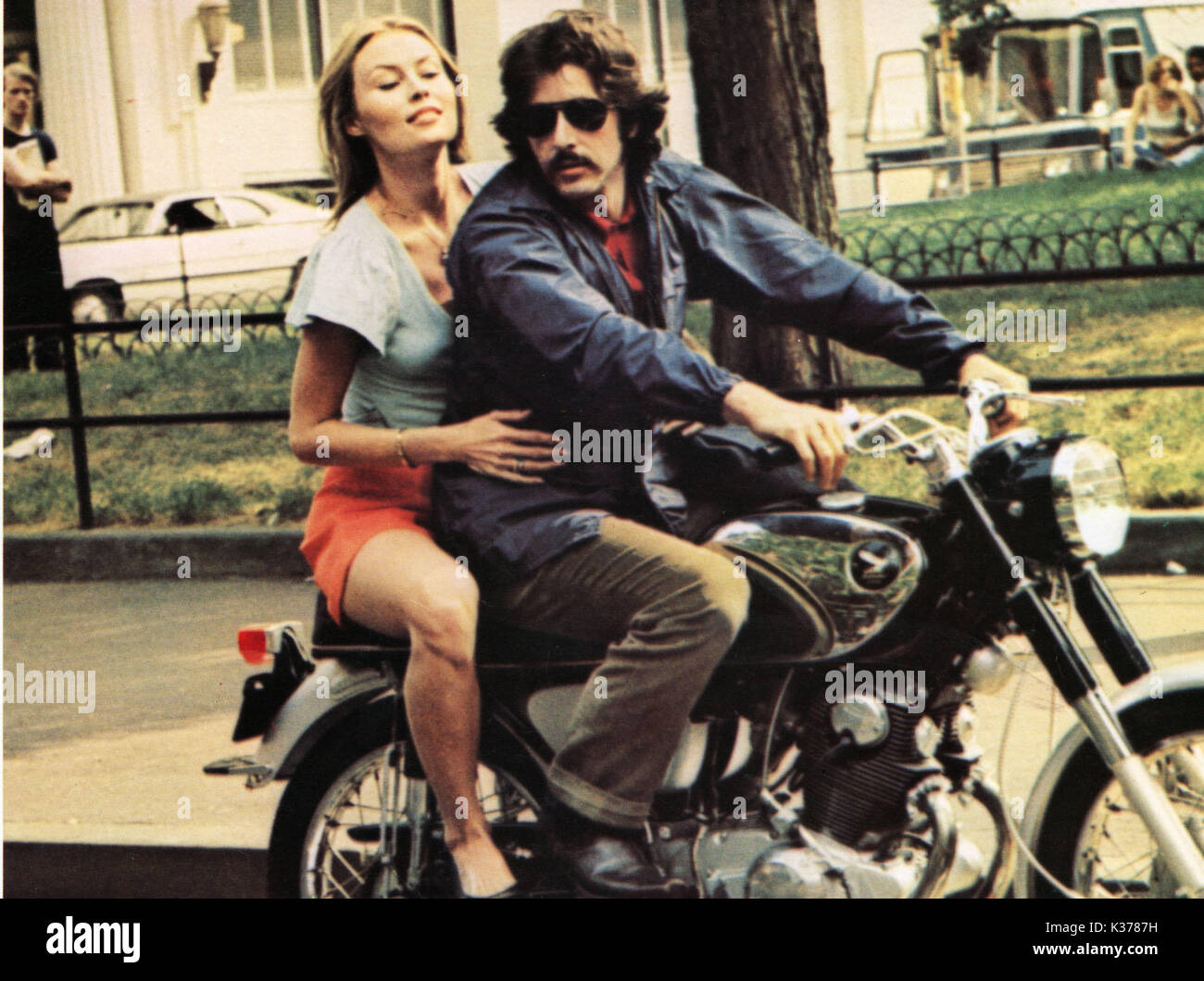 SERPICO CORNELIA SHARPE ET AL PACINO UN Dino De Laurentis Date de production : 1973 Banque D'Images