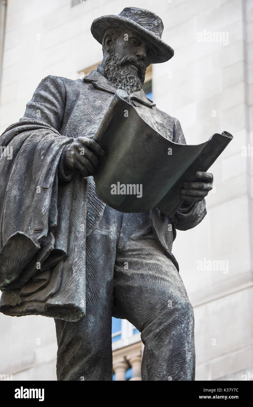 LONDRES, Royaume-Uni - 25 AOÛT 2017 : Statue de l'ingénieur civil James Henry Greathead, au Royal Exchange de Londres, le 25 août 2017. Banque D'Images