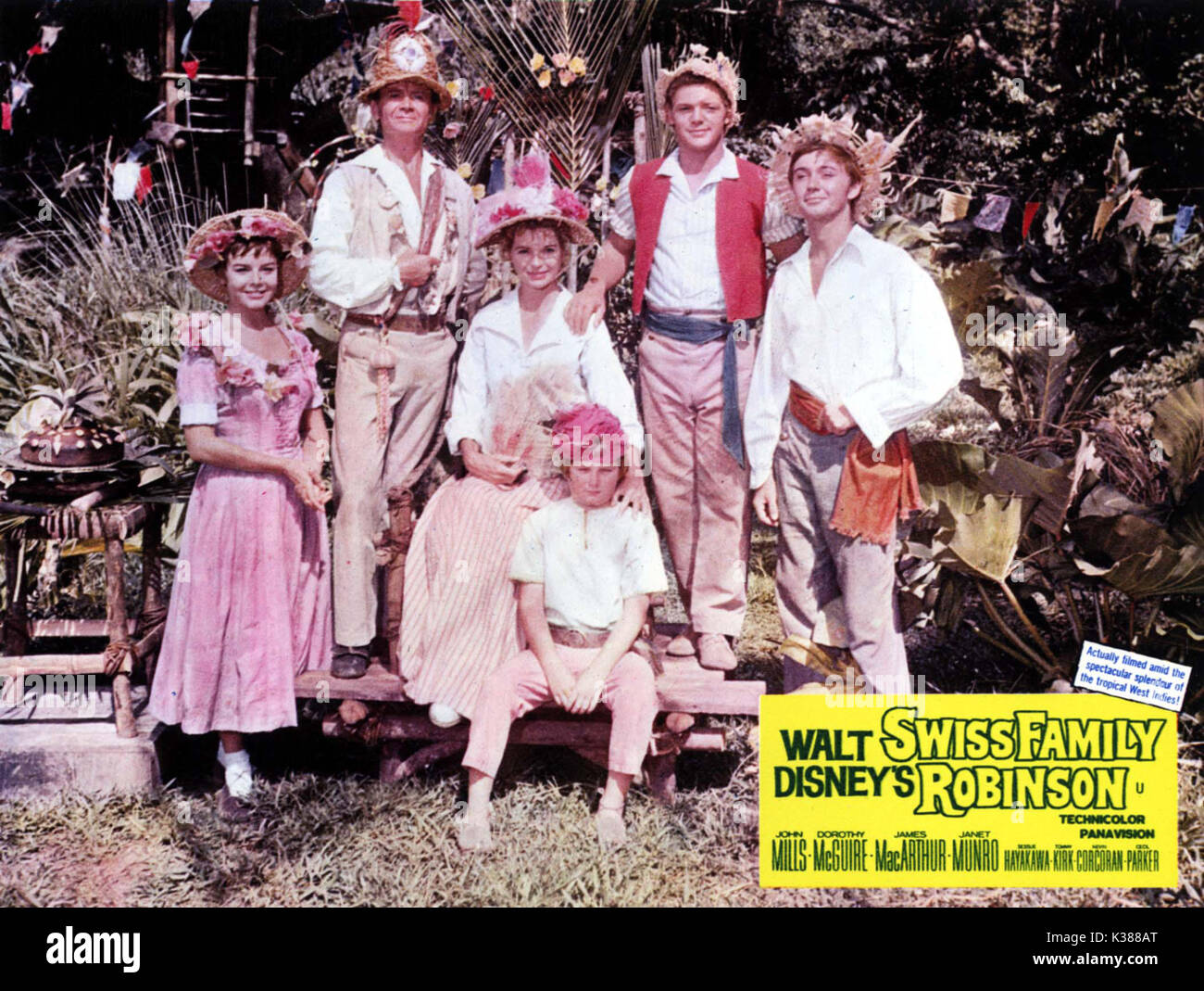 SWISS FAMILY ROBINSON deuxième à gauche JOHN MILLS Date : 1960 Banque D'Images