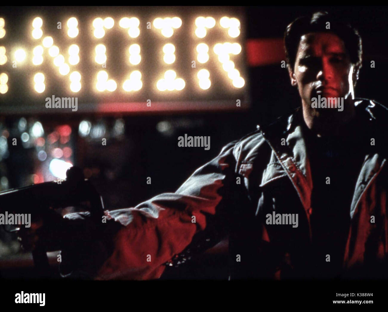 Terminateur arnold schwarzenegger Banque de photographies et d’images à ...