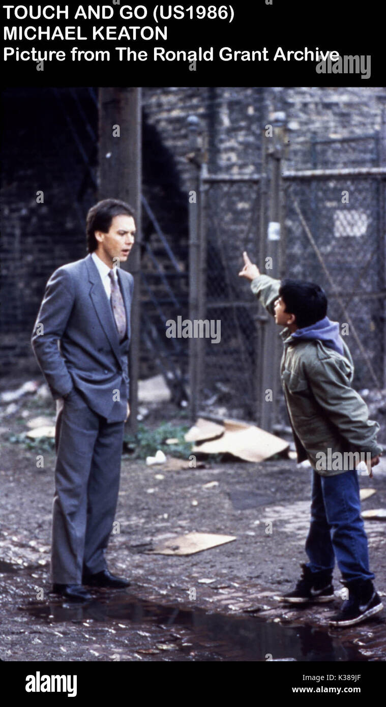 TOUCH AND GO MICHAEL KEATON Date : 1986 Banque D'Images