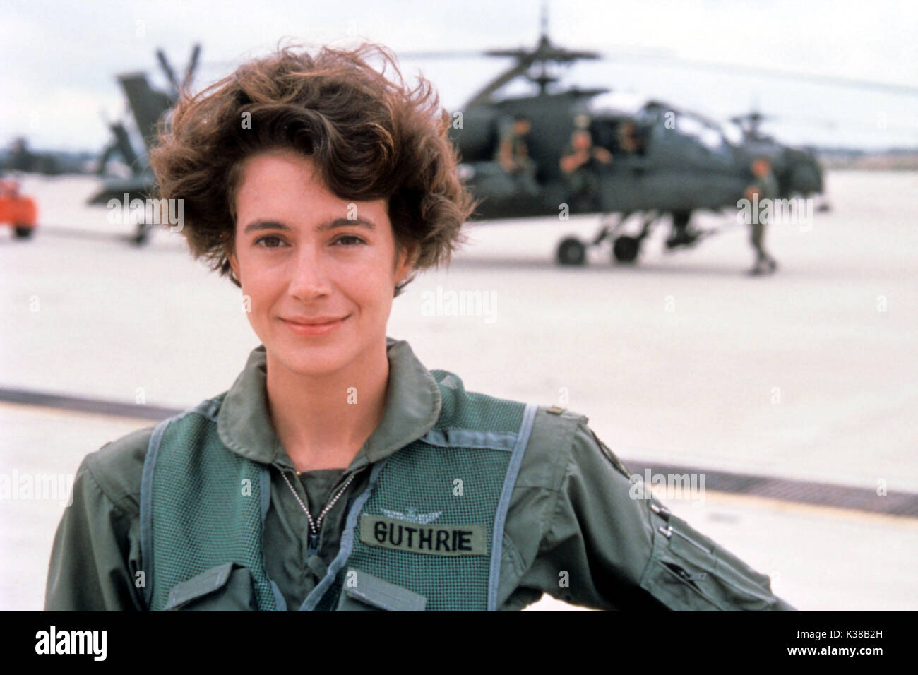 AILES DES OISEAUX DE FEU APACHE AKA SEAN JEUNES AILES DES OISEAUX DE FEU APACHE AKA SEAN JEUNE date : 1990 Banque D'Images