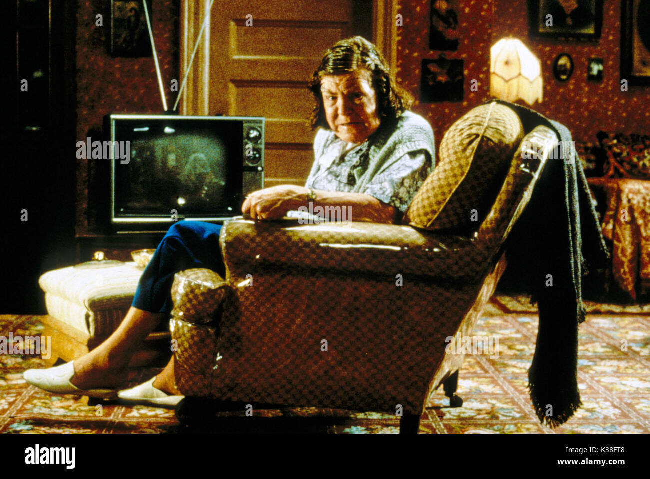 JETER MAMA DU TRAIN ORION ANNE RAMSEY tv ; pomme de terre de canapé JETER MAMA DU TRAIN ORION ANNE RAMSEY tv ; pomme de terre de canapé date : 1987 Banque D'Images