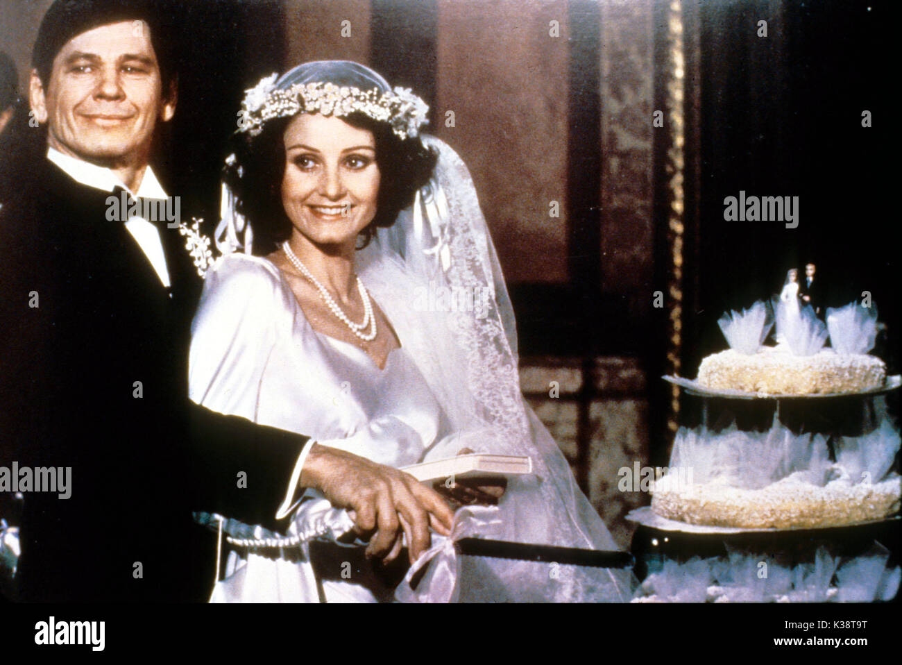 Les papiers VALACHI Charles BRONSON, Jill IRELAND Date : 1972 Banque D'Images