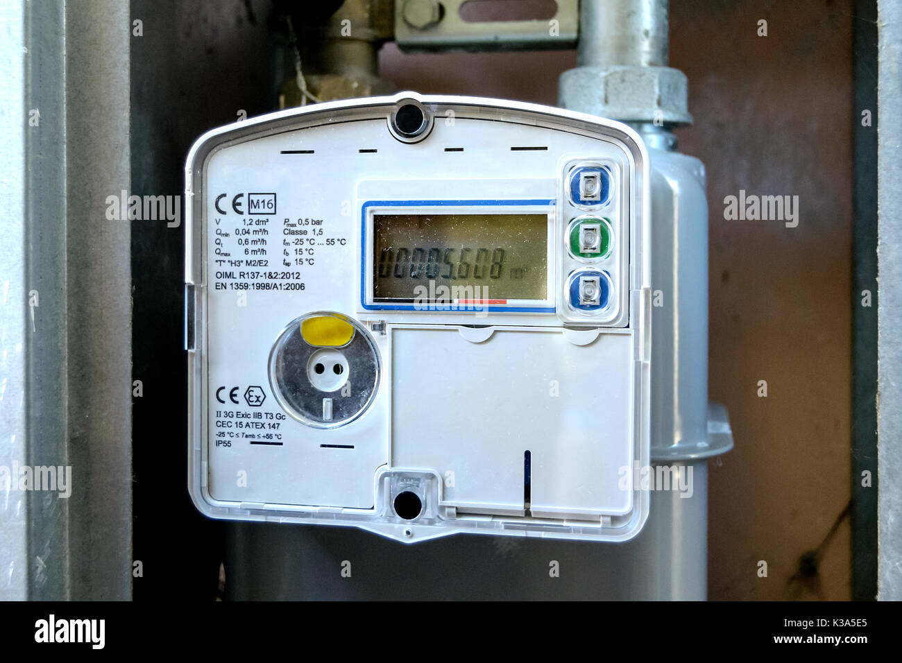 Compteur de gaz électronique - instrument qui sert à compter les mètres cubes de méthane du gaz consommé dans la maison Banque D'Images