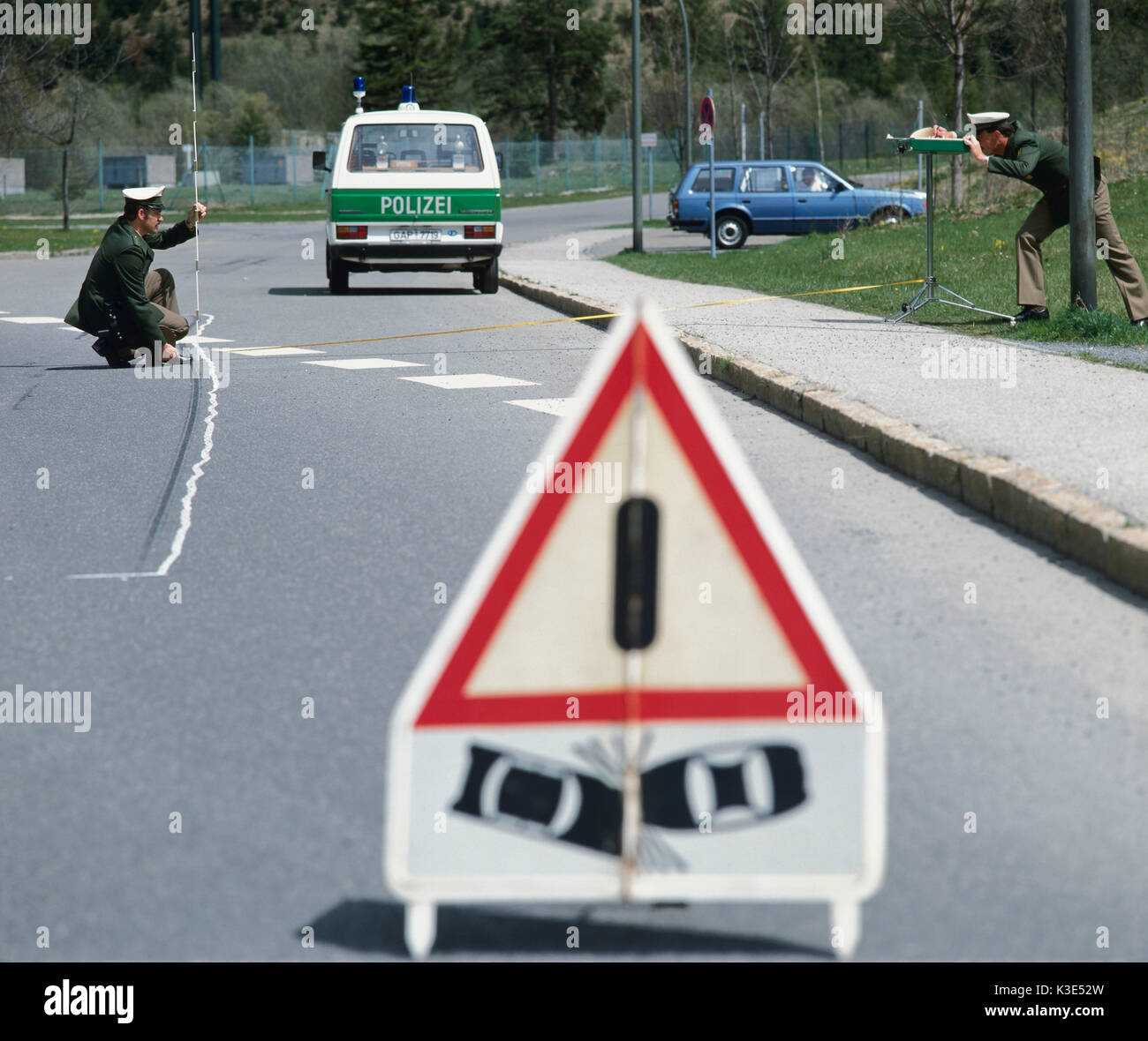 Street, d'accident, la police, skid mark mesure, la reconstruction, la procédure d'accident, skid mark, de mesurer, d'enquête, Banque D'Images