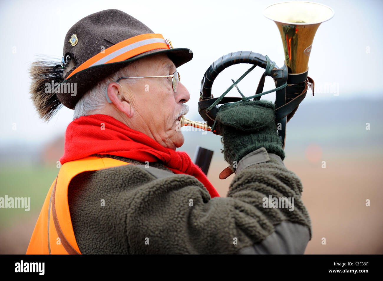Jeu au sol rural, chasse signal bugle Banque D'Images