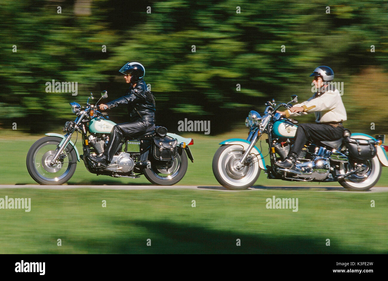 Couple harley davidson Banque de photographies et d’images à haute ...
