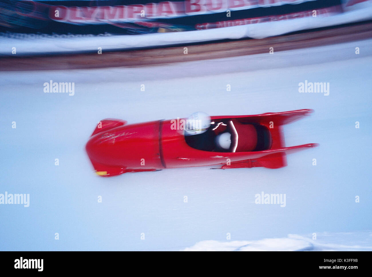 En bob à deux à la piste de bobsleigh de Saint-Moritz, Suisse Banque D'Images