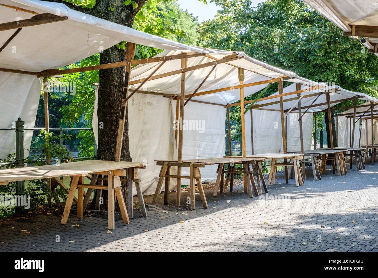 Marché aux puces / vide maket décrochage - stands de marché en plein air Banque D'Images