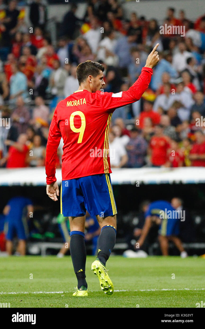 Alvaro Morata (9) joueur espagnol célèbre l (3,0) après avoir marqué le but de son équipe. En action au cours de la qualification pour la Coupe du Monde 2018, Round 7, entre l'Espagne contre l'Italie au Santiago Bernabeu à Madrid, Espagne, le 2 septembre 2017 . Banque D'Images