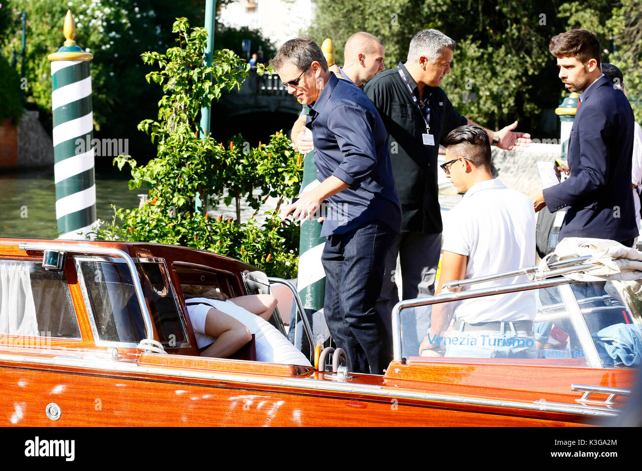 Matt Damon est vu quitter l'hôtel Excelsior après avoir donné des entrevues durant le 74e festival du film de Venise, 01 septembre 2017 à Venise, Italie Banque D'Images