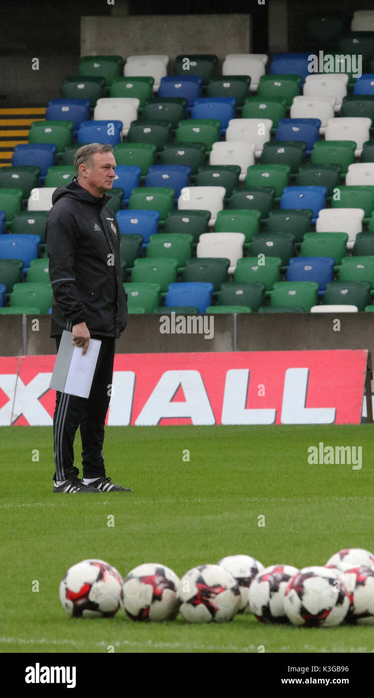 Stade national de football à Windsor Park, Belfast, Irlande du Nord. 03 septembre 2017. L'Irlande du manager Michael O'Neill à la formation avant demain soir, de qualification de la Coupe du Monde contre la République tchèque. Crédit : David Hunter/Alamy Live News. Banque D'Images