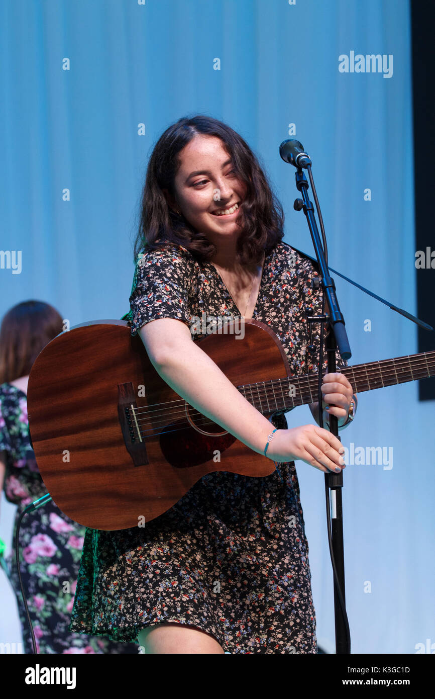 Londres, Royaume-Uni. 3 Septembre, 2017. Ella Tobin assiste à la maire de Londres Concerts Grand Final qui a eu lieu à Westfield, bergers Bush, Londres. Douze finalistes il bataille .Concerts est plus qu'un concours. Pour ceux qui restent le cours, une foule de possibilités s'ouvre à eux par une plus large Busk à Londres - programme payé pas cher, les terres privées de la rue avec le potentiel de gains de travail, la gestion de l'événement et de l'industrie l'accès.©Keith Larby/Alamy Live News Banque D'Images