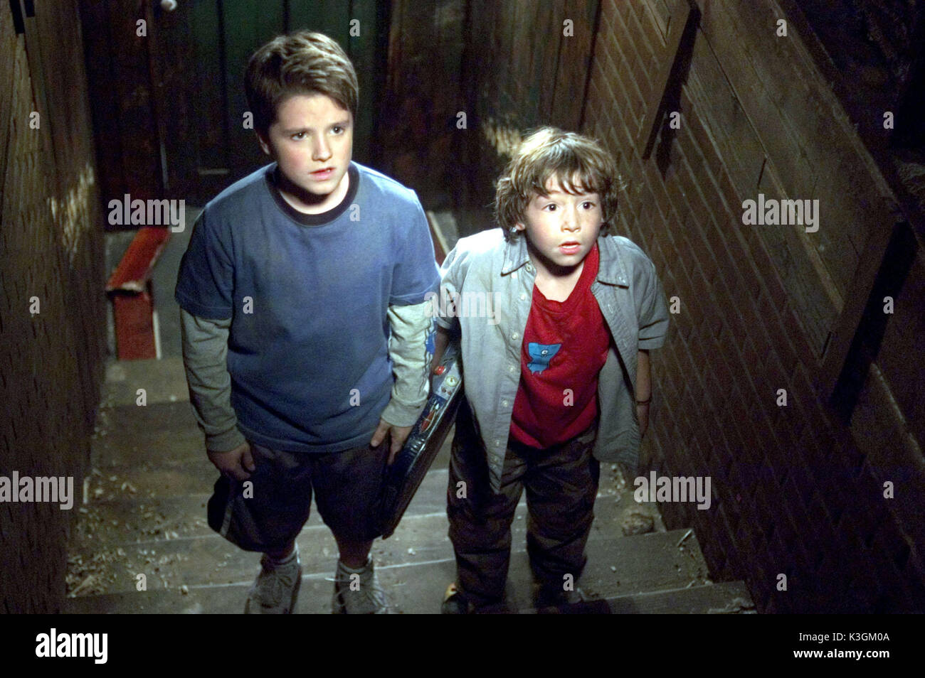 ZATHURA : UNE AVENTURE SPATIALE Josh Hutcherson, JONAH BOBO ZATHURA : UNE AVENTURE SPATIALE US 2005] Josh Hutcherson, JONAH BOBO Date : 2005 Banque D'Images