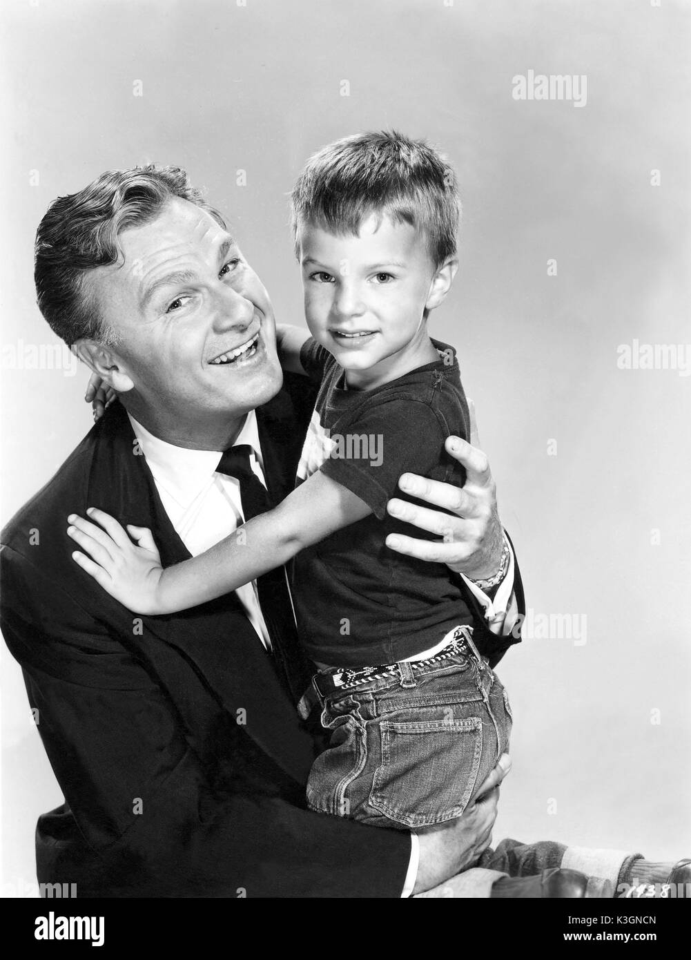 EDDIE ALBERT avec son fils Edward ALBERT EDDIE ALBERT avec son fils l'Acteur EDWARD ALBERT Banque D'Images