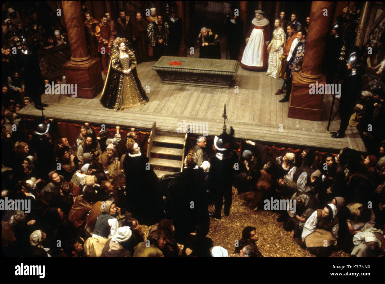 SHAKESPEARE IN LOVE Judi Dench comme Elizabeth I Date : 1998 Banque D'Images