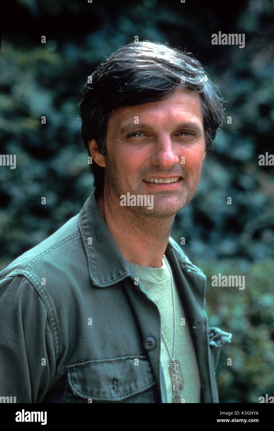 M.A.S.H. ALAN ALDA comme Hawkeye Pierce Photo Stock - Alamy