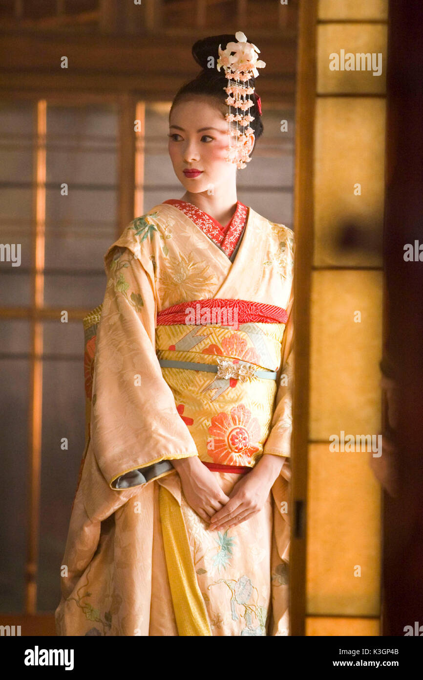 Mémoires d'une geisha stars Ziyi Zhang, Gong Li, Michelle Yeoh et Ken Watanabe et est réalisé par Rob Marshall. **Toutes LES IMAGES SONT LA PROPRIÉTÉ DE SONY PICTURES ENTERTAINMENT INC. À des fins promotionnelles seulement. Vente, LA DUPLICATION OU LE TRANSFERT DE CE MATÉRIEL EST STRICTEMENT INTERDITE. Distribué par Buena Vista International. Mémoires d'une geisha Ziyi Zhang Date : 2005 Banque D'Images
